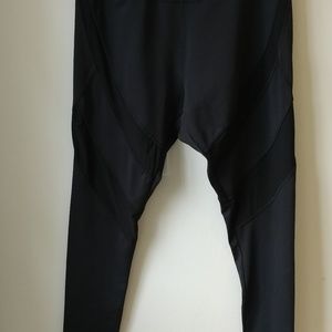 287.  Yoga pants - black with mesh areas - Size XL